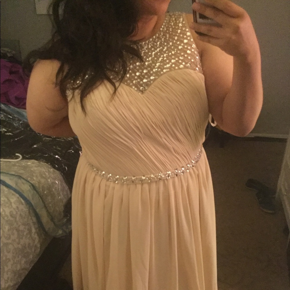UniqueProm XL cream dress from Unique Vintage